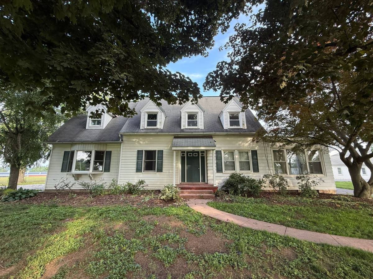 Apartment for rent at 615 Kraybill Church Rd, Mount Joy, PA 17552