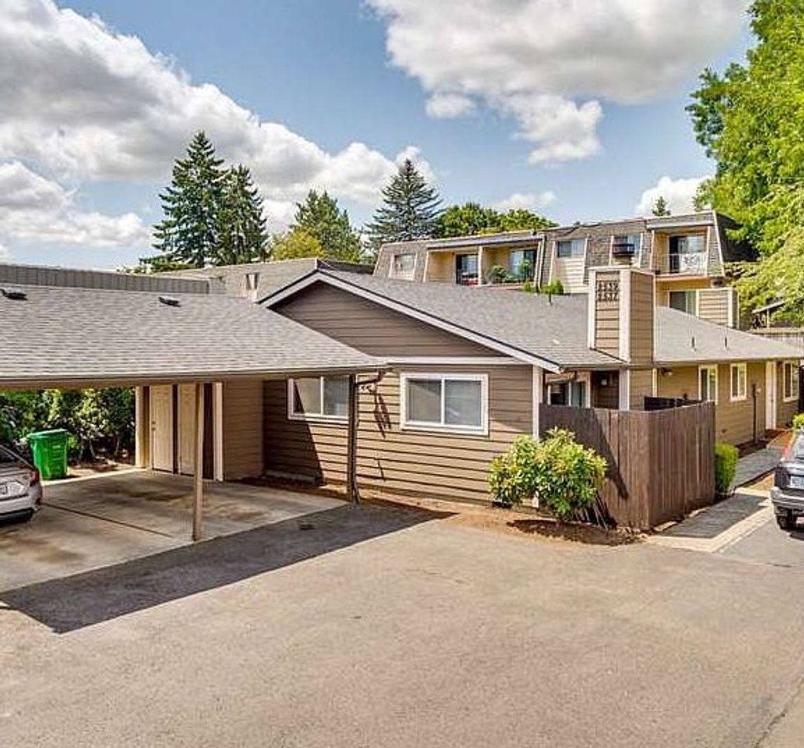 Apartment for rent at 2537 SW Spring Garden St, Portland, OR 97219