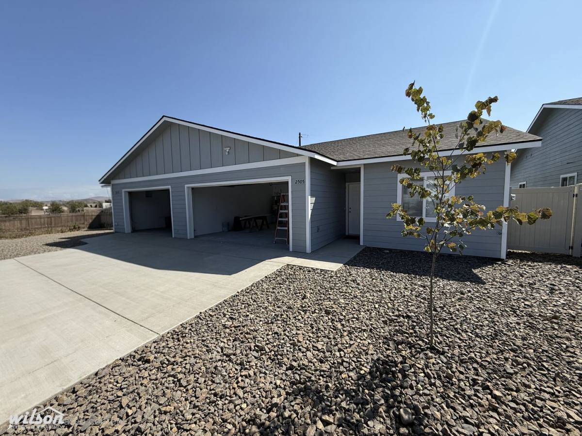 Townhouse for rent at 2503 & 2505 S, Yakima, WA 98903