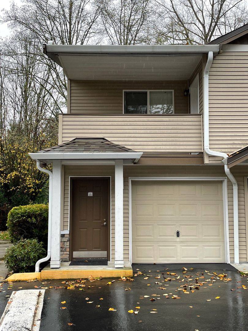 Townhouse for rent at 14335 Simonds Rd NE, Kirkland, WA 98034