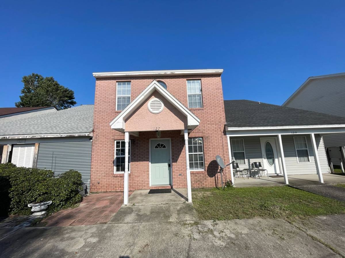Townhouse for rent at 127 Parker Village Circle, Panama City, FL 32404