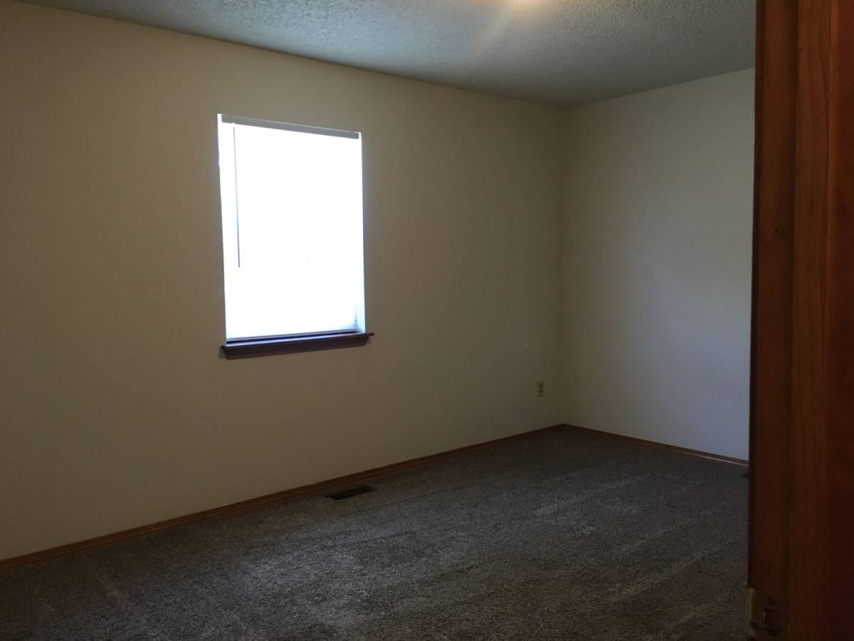 1204 E Markwardt, Joplin, MO 64801