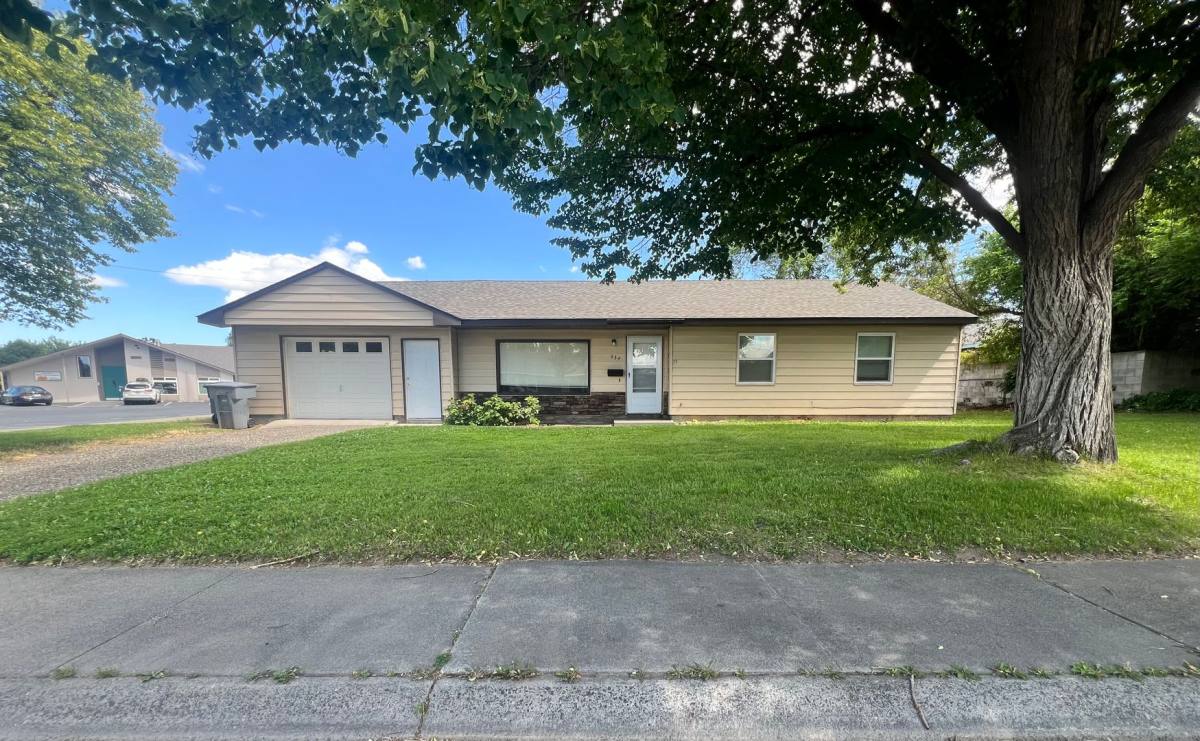 House for rent at 634 Basswood Ave, Richland, WA 99352