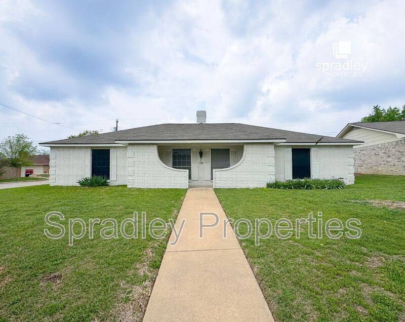 Townhouse for rent at 326A Tucson Dr, Temple, TX 76504