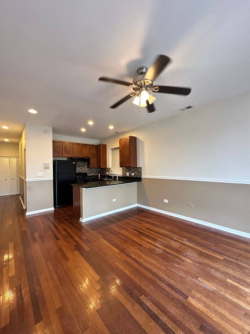 Apartment for rent at 7654 S Colfax Ave, Chicago, IL 60649