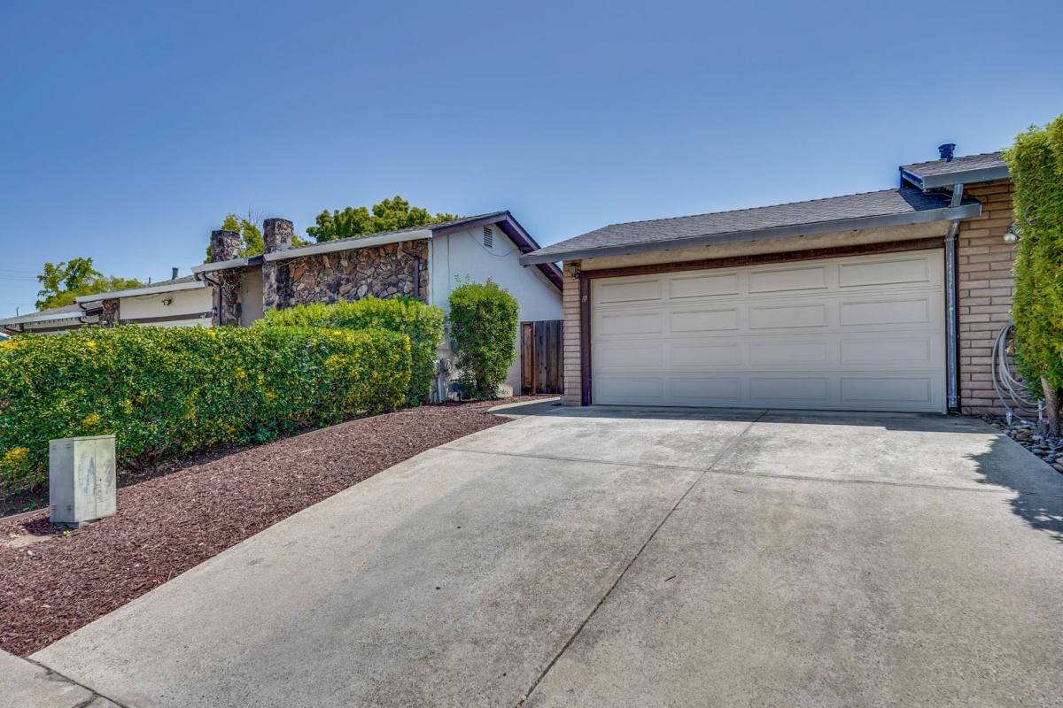 Apartment for rent at 5748 Canna Lane, San Jose, CA 95124