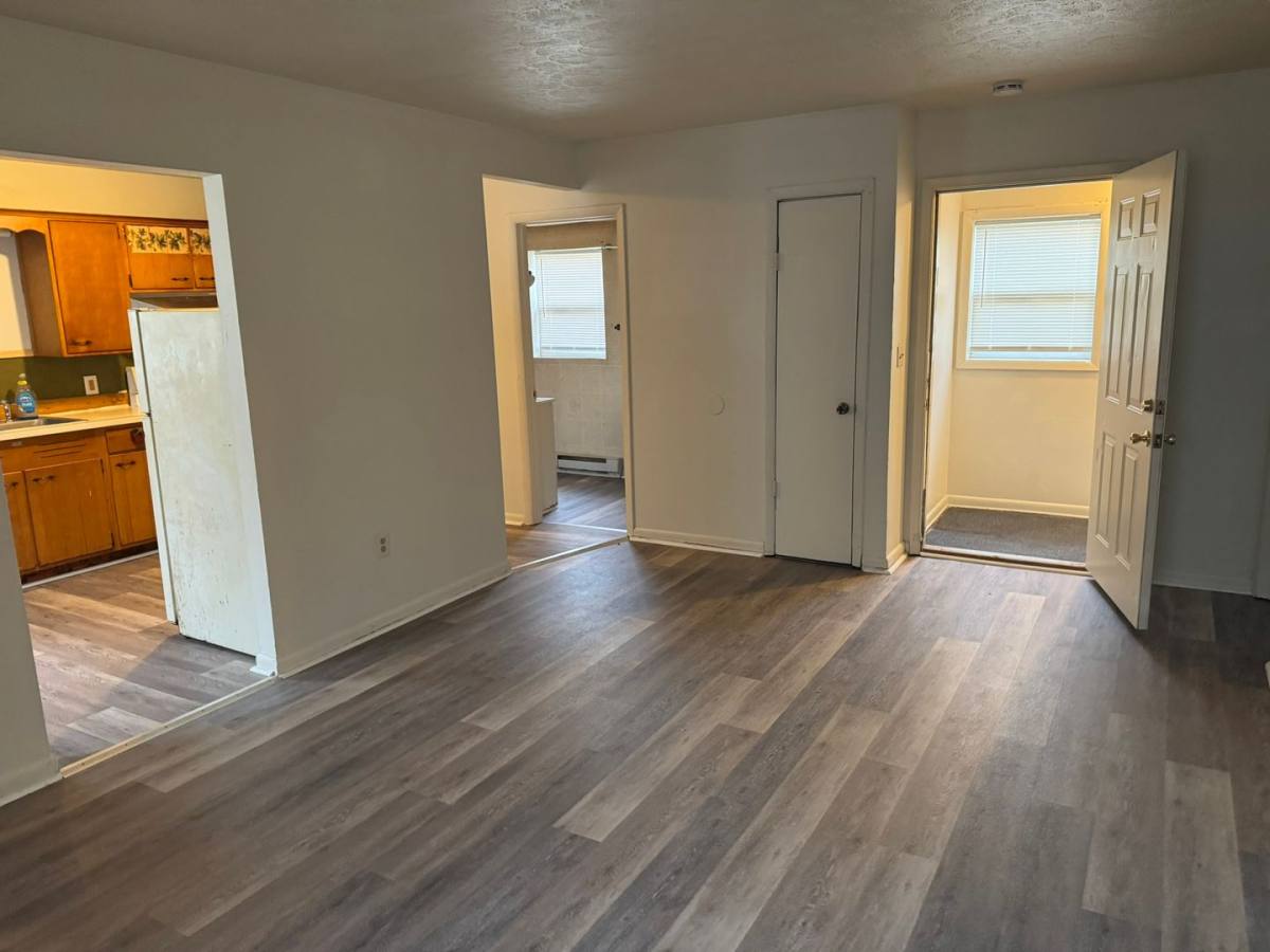 Apartment for rent at 219 W Race St, Martinsburg, WV 25401