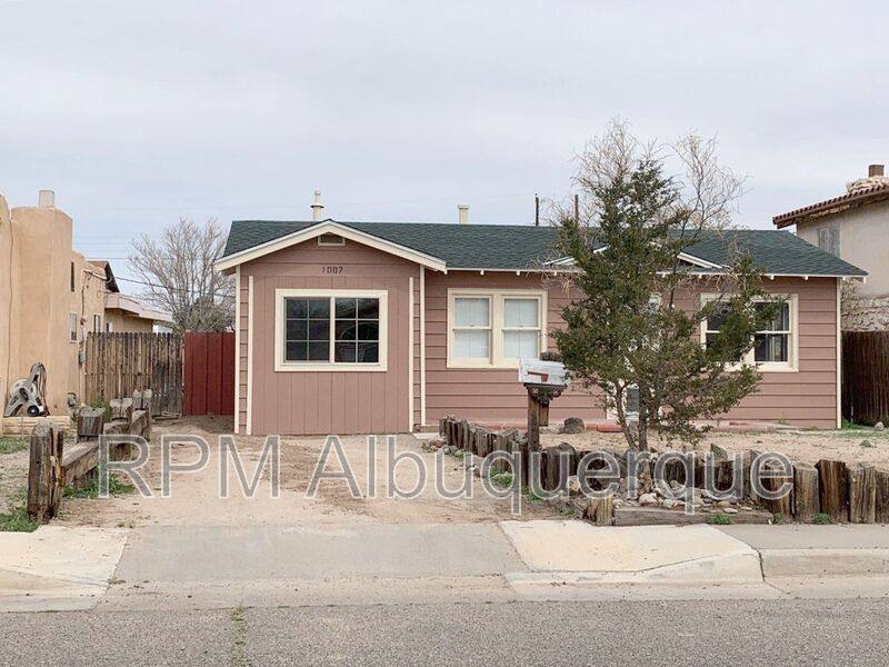 House for rent at 1007 Headingly Ave NW, Albuquerque, NM 87107