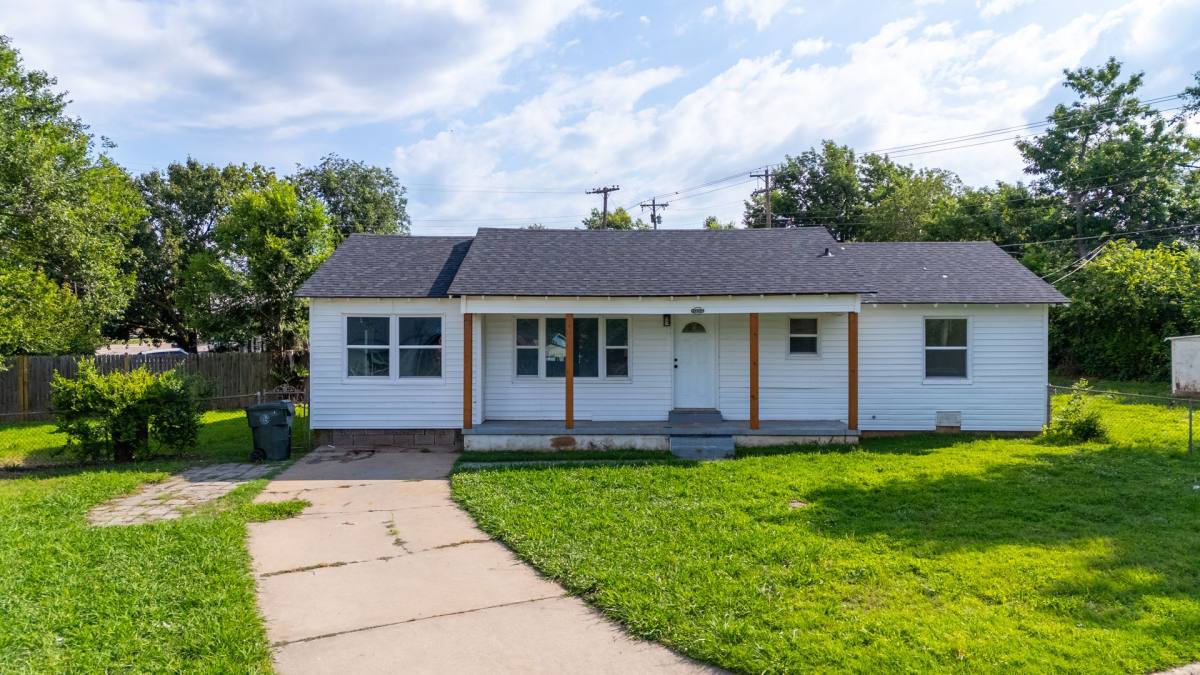 House for rent at 4000 Woodside Dr, Oklahoma City, OK 73110