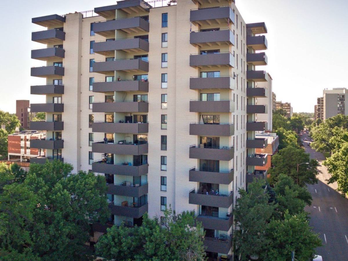 Apartment for rent at 818 N Logan St, Denver, CO 80203