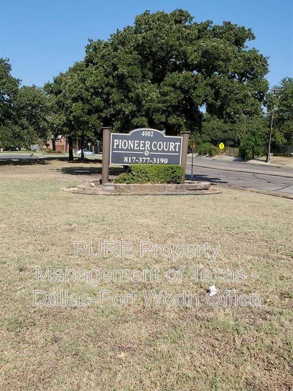 Townhouse for rent at 4004 W Pioneer Dr #139, Irving, TX 75061