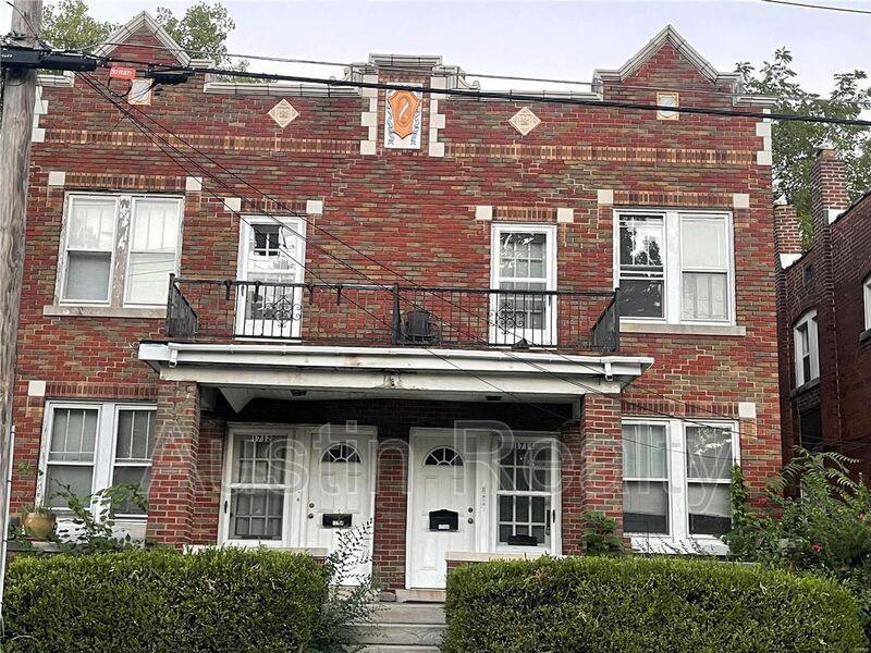 Apartment for rent at 1712 Yale #1F, Saint Louis, MO 63117