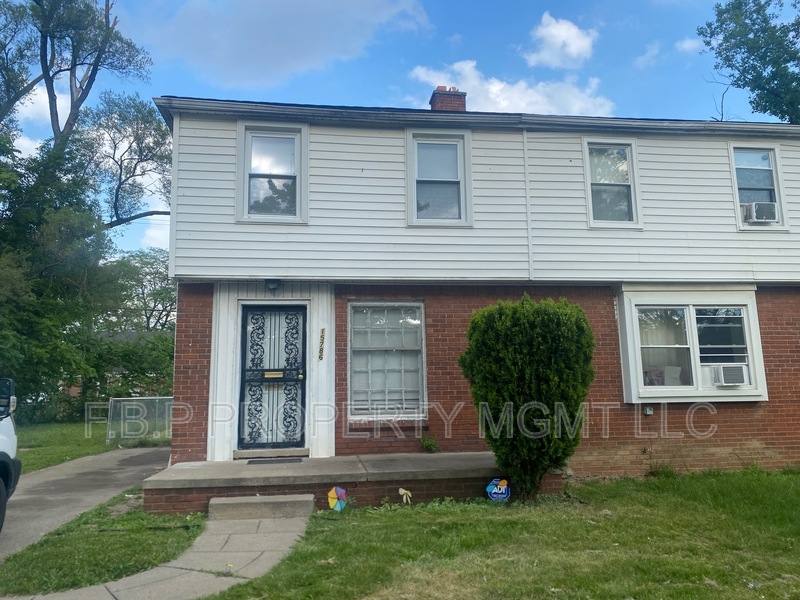 House for rent at 15786 Meyers Rd, Detroit, MI 48227