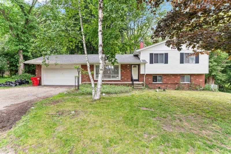 House for rent at 4683 Lockhart St, West Bloomfield, MI 48323