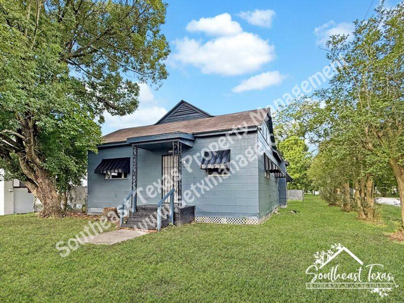 House for rent at 1500 Ave C, Beaumont, TX 77701