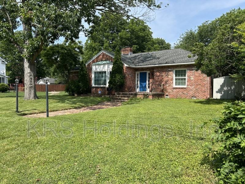 House for rent at 10 N Boxwood St, Hampton, VA 23669
