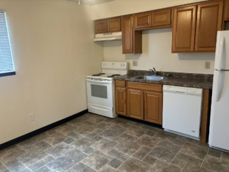 Apartment for rent at 5016 1st Ave NW #6, Cedar Rapids, IA 52405