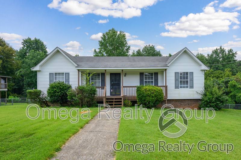 House for rent at 104 Twin Lakes Rd, Trussville, AL 35173