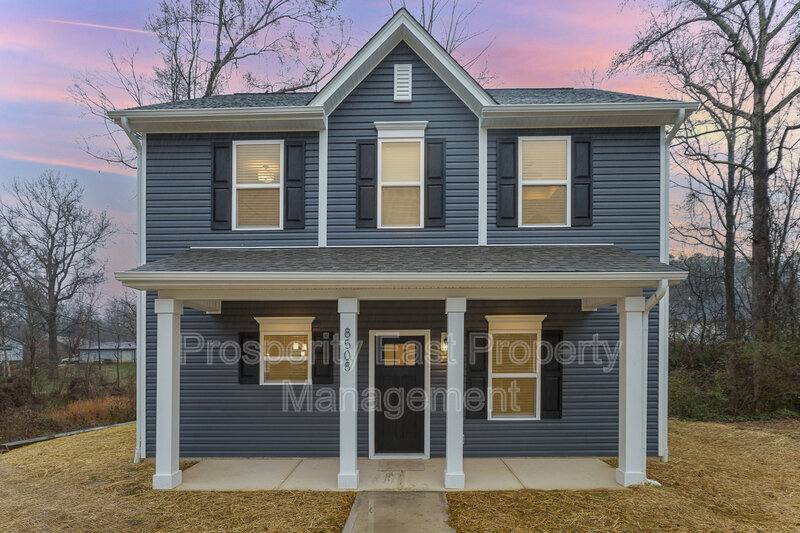 8508 Sunflower Rd, Charlotte, NC 28227