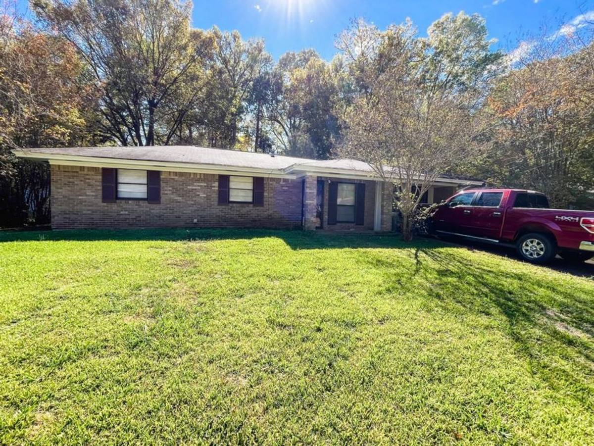 House for rent at 2607 Maple Dr, Starkville, MS 39759
