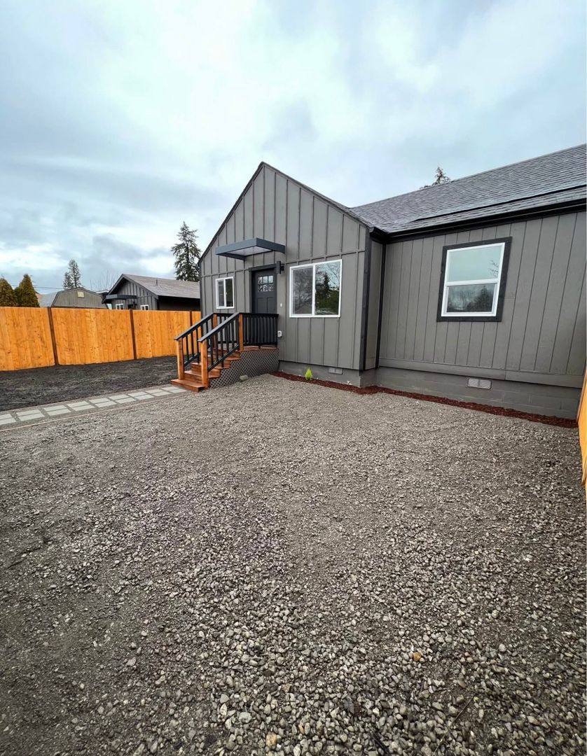 House for rent at 11263 Yakima Ave S, Seattle, WA 98144