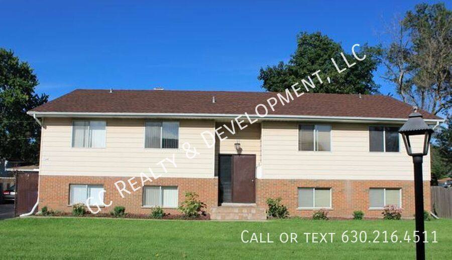Apartment for rent at 1044 S York Rd #2A, Bensenville, IL 60106
