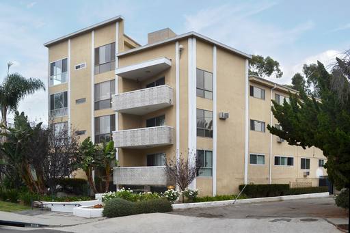 Apartment for rent at 484 S Roxbury Dr, Beverly Hills, CA 90212