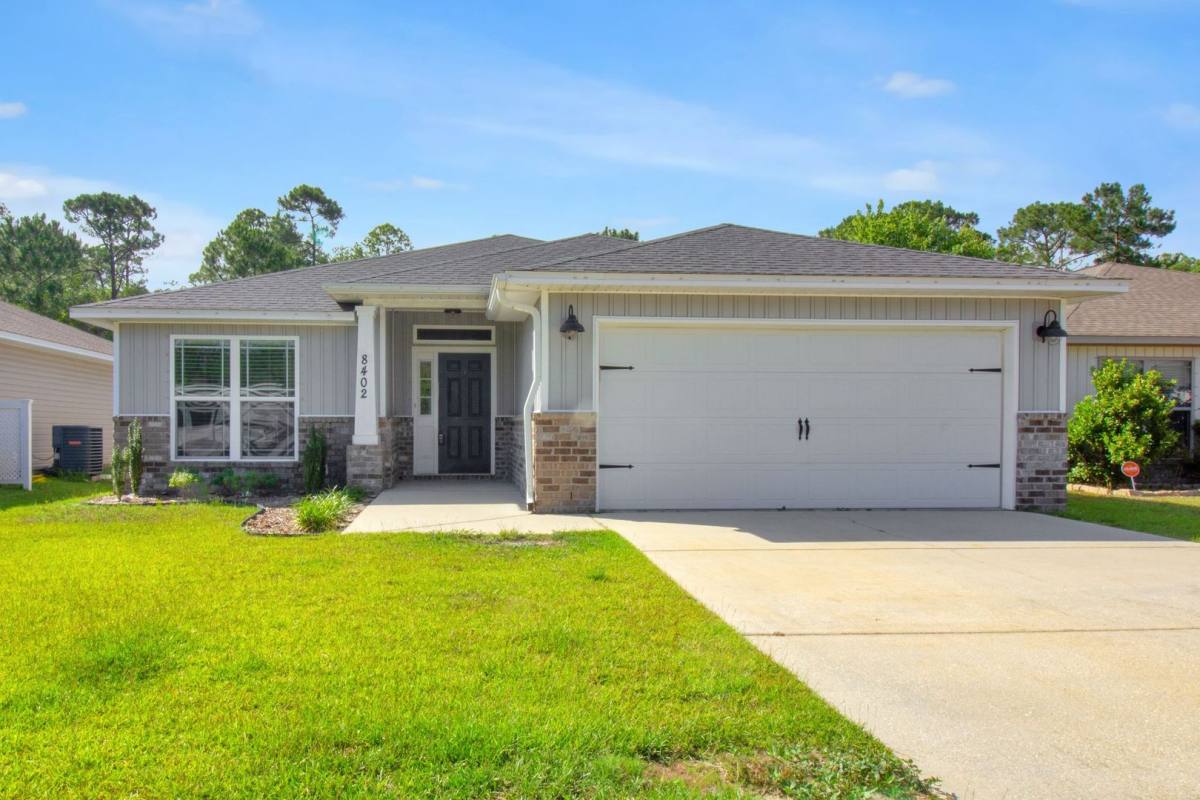 House for rent at 8402 Island Dr, Navarre, FL 32566
