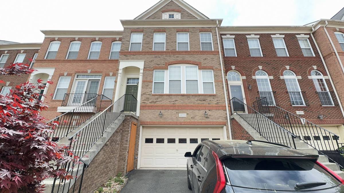 Townhouse for rent at 43003 Marburg Terrace, Ashburn, VA 20148