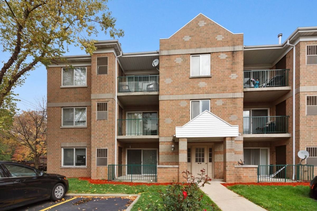 Condo for rent at 5357 N E River Rd #101, Chicago, IL 60656