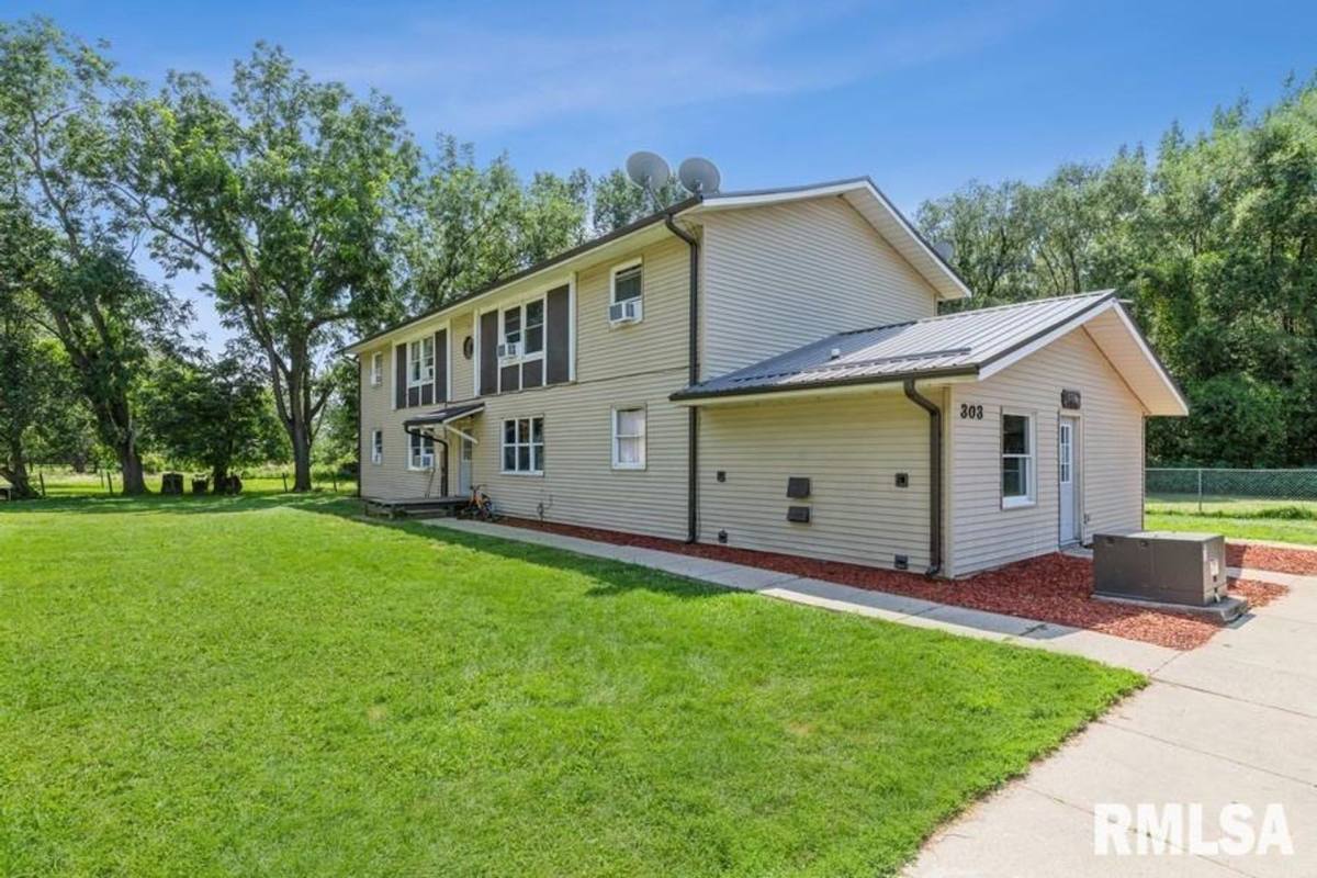 Apartment for rent at 303 Larson Court, Hillsdale, IL 61257