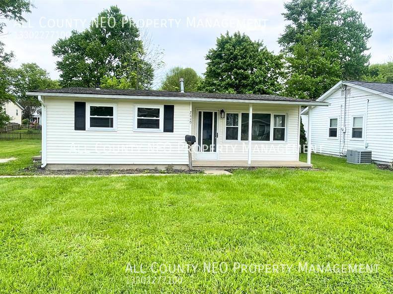 House for rent at 2470 Center Ave, Alliance, OH 44601