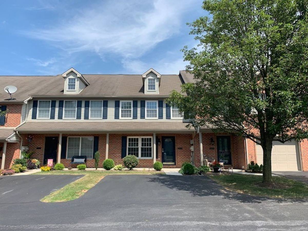 Townhouse for rent at 2219 Brigade Rd, Enola, PA 17025