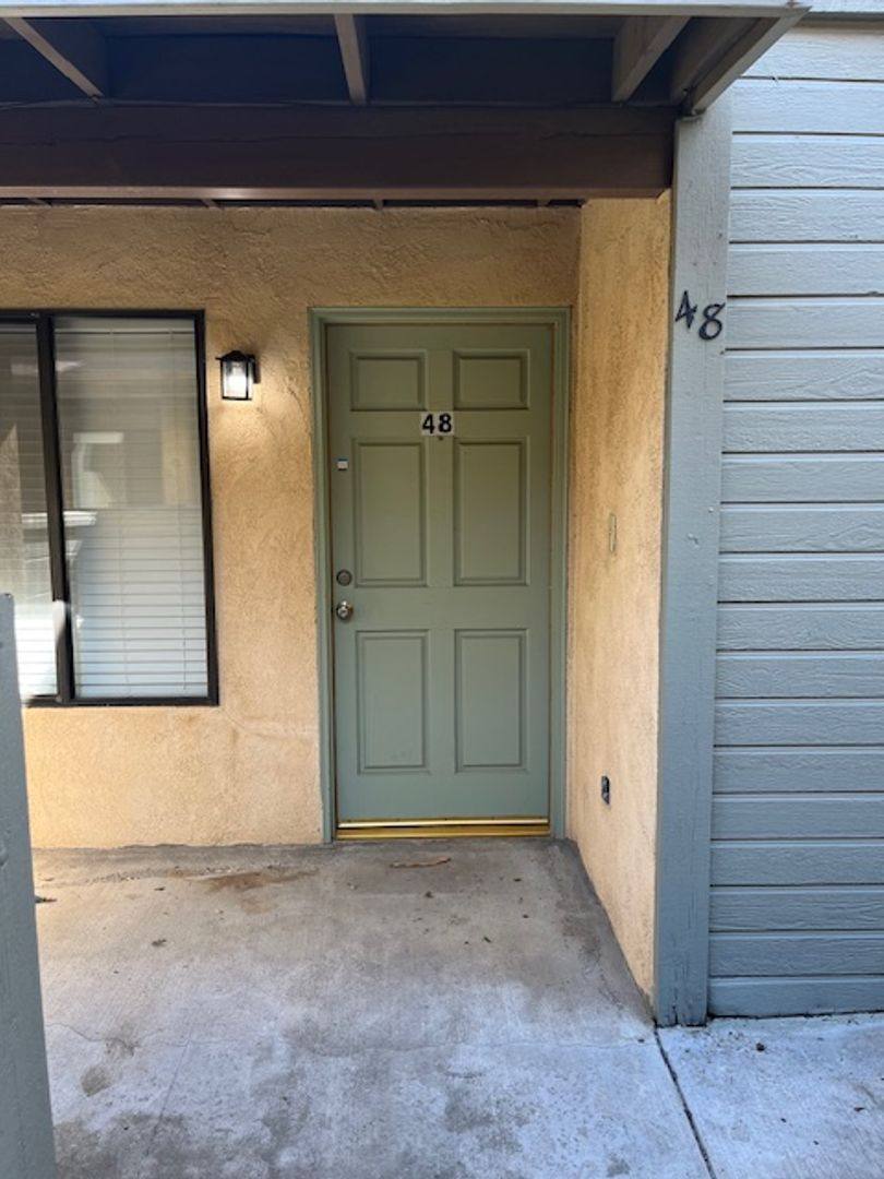 Apartment for rent at 817 Quail Lane, Bakersfield, CA 93309