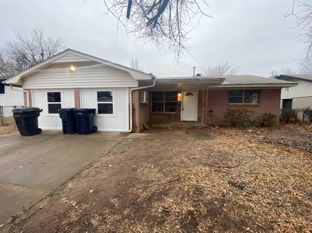 House for rent at 616 Hunters Hill Rd, Oklahoma City, OK 73127