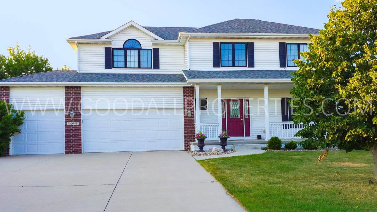 House for rent at 14405 Clearview Lane, Urbandale, IA 50323