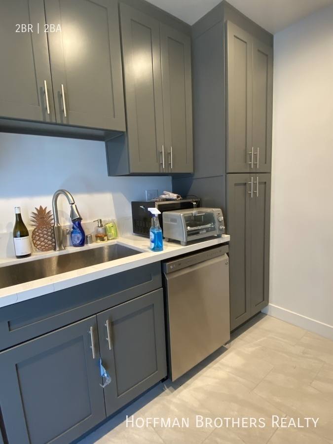 Apartment for rent at 1948 S Rimpau Blvd #1, Los Angeles, CA 90016