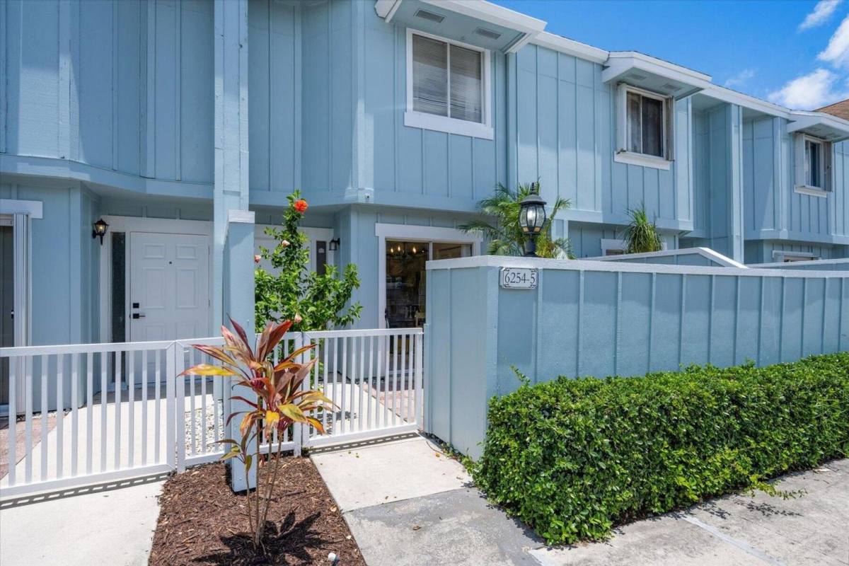Townhouse for rent at 6254 Riverwalk Lane, Jupiter, FL 33458