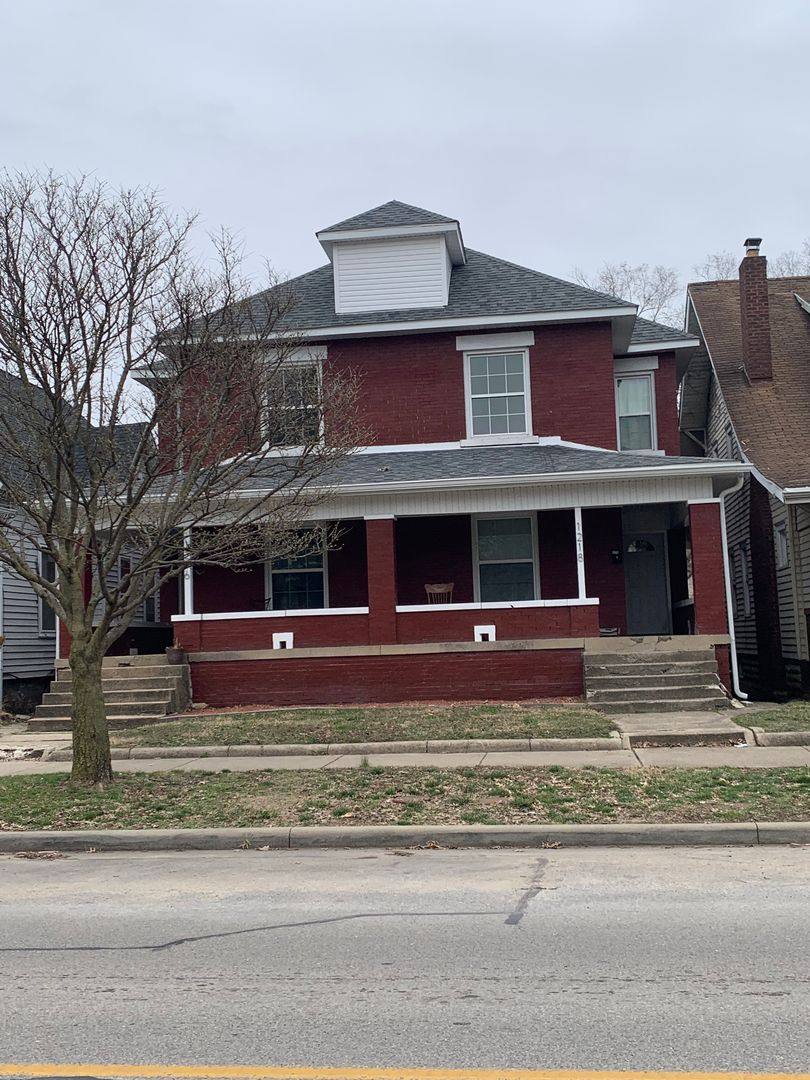 Apartment for rent at 1216-1218 S 7th St, Terre Haute, IN 47807