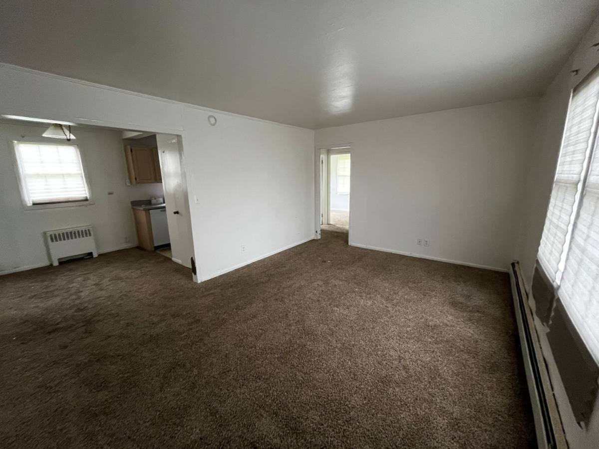 Apartment for rent at 108 Northampton Rd, Amsterdam, NY 12010