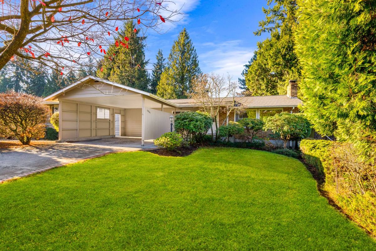House for rent at 14841 Densmore Ave N, Seattle, WA 98133