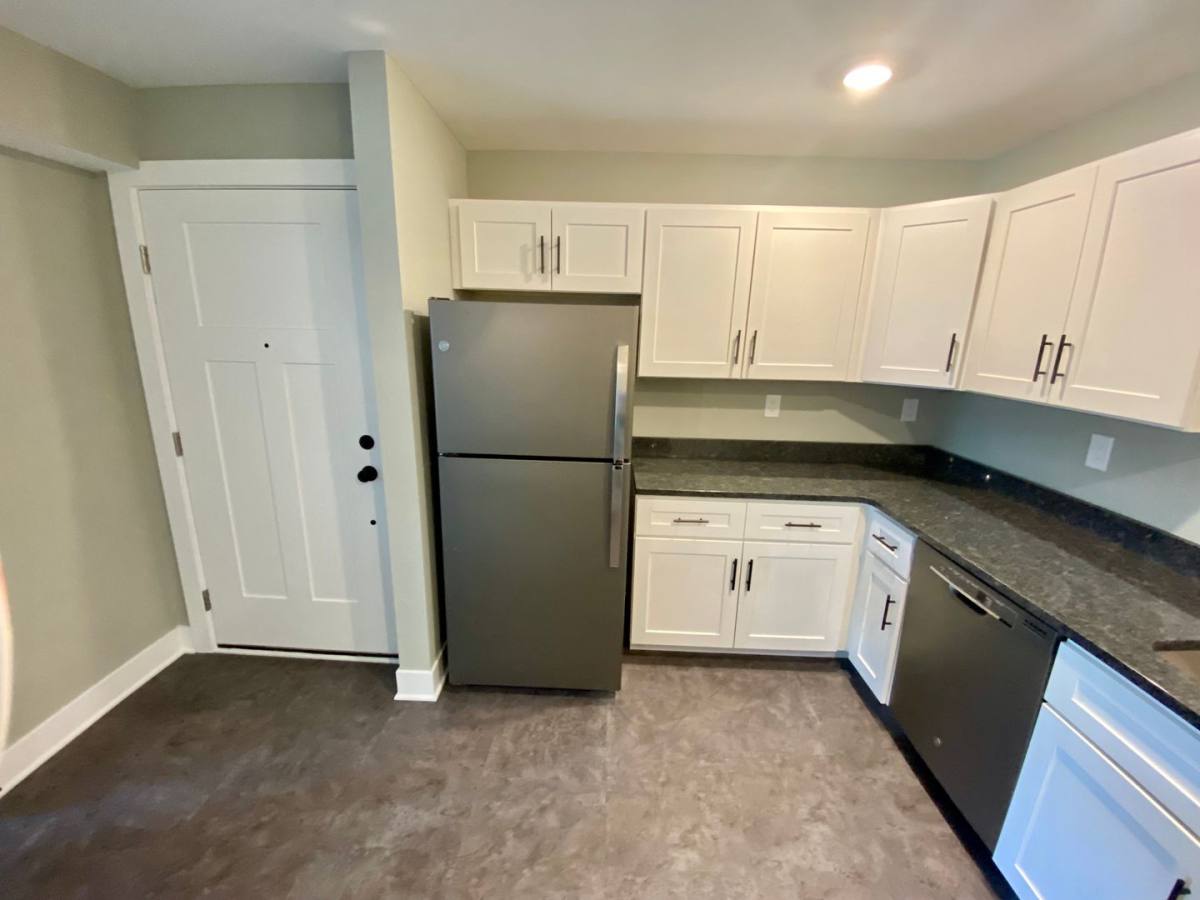 Apartment for rent at 875 Houseman Ave NE, Grand Rapids, MI 49503