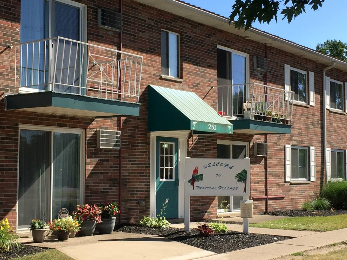 Apartment for rent at 251-277 W Walnut Ave, Painesville, OH 44077