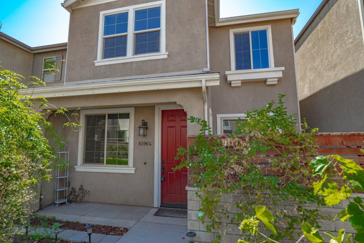 House for rent at 10964 Kittridge St, North Hollywood, CA 91606