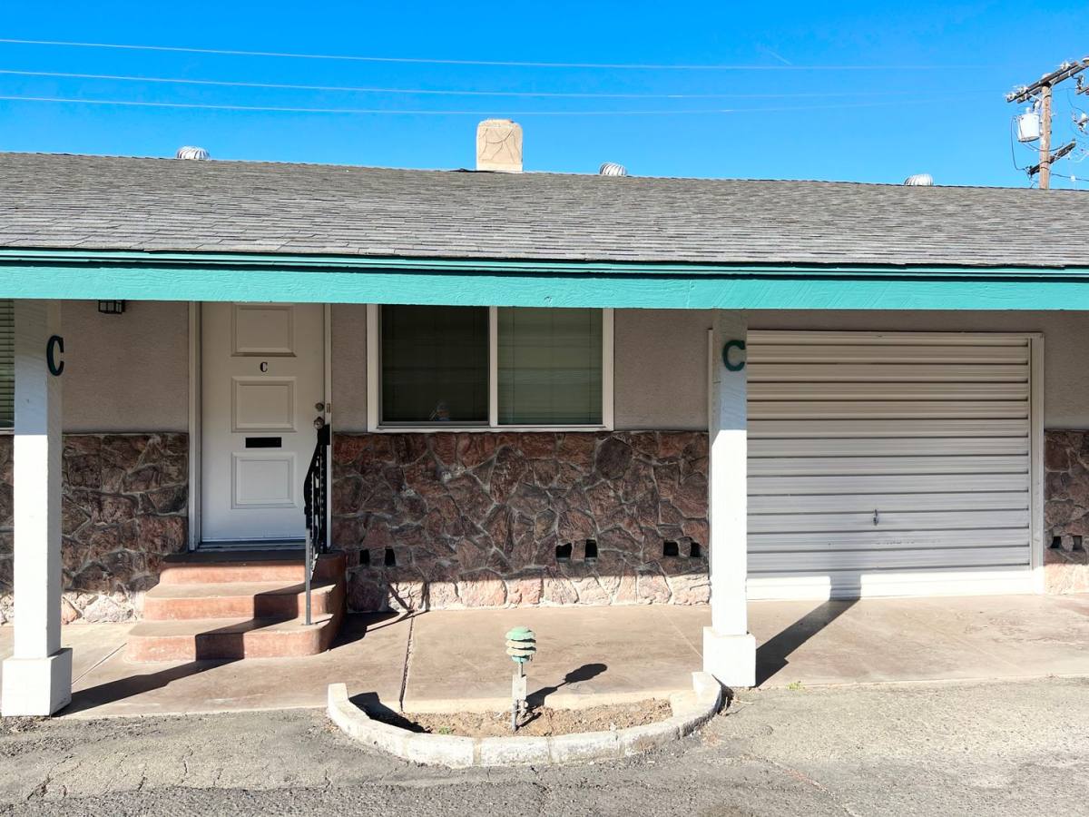 Apartment for rent at 2535 Jensen Ave, Sanger, CA 93657