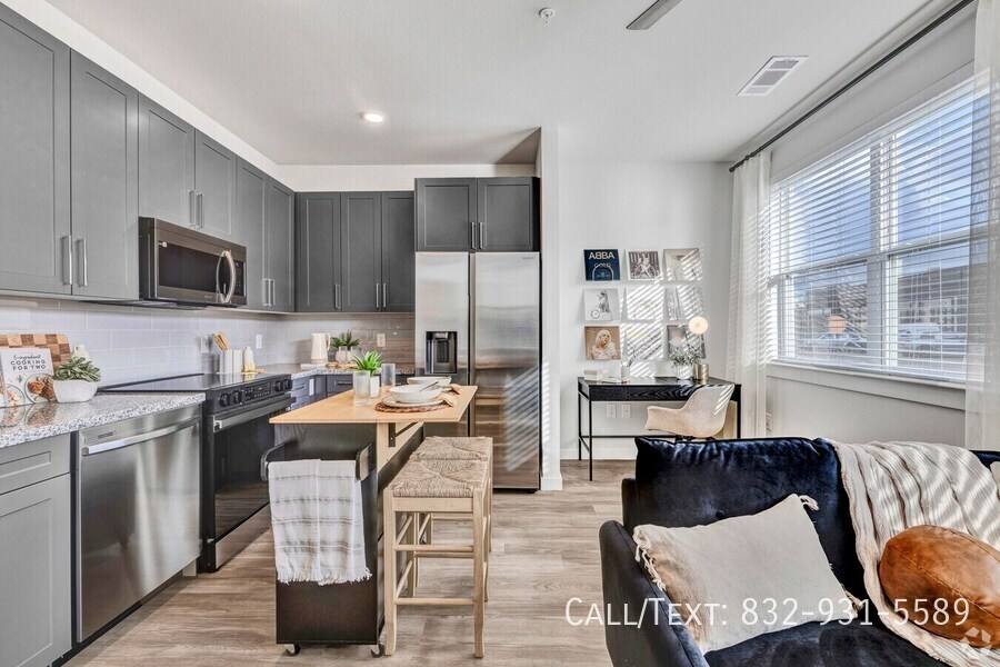 Apartment for rent at 1079 Studemont St #BSO, Houston, TX 77007