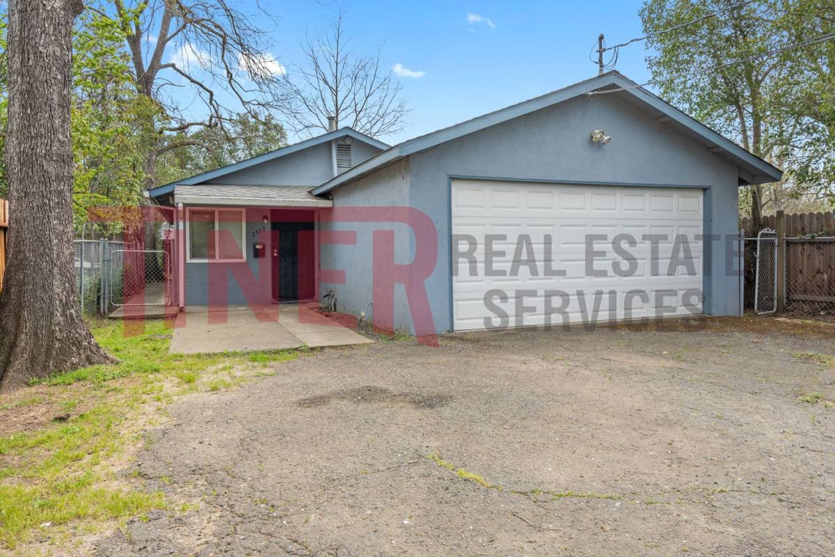 House for rent at 2937 42nd St, Sacramento, CA 95817
