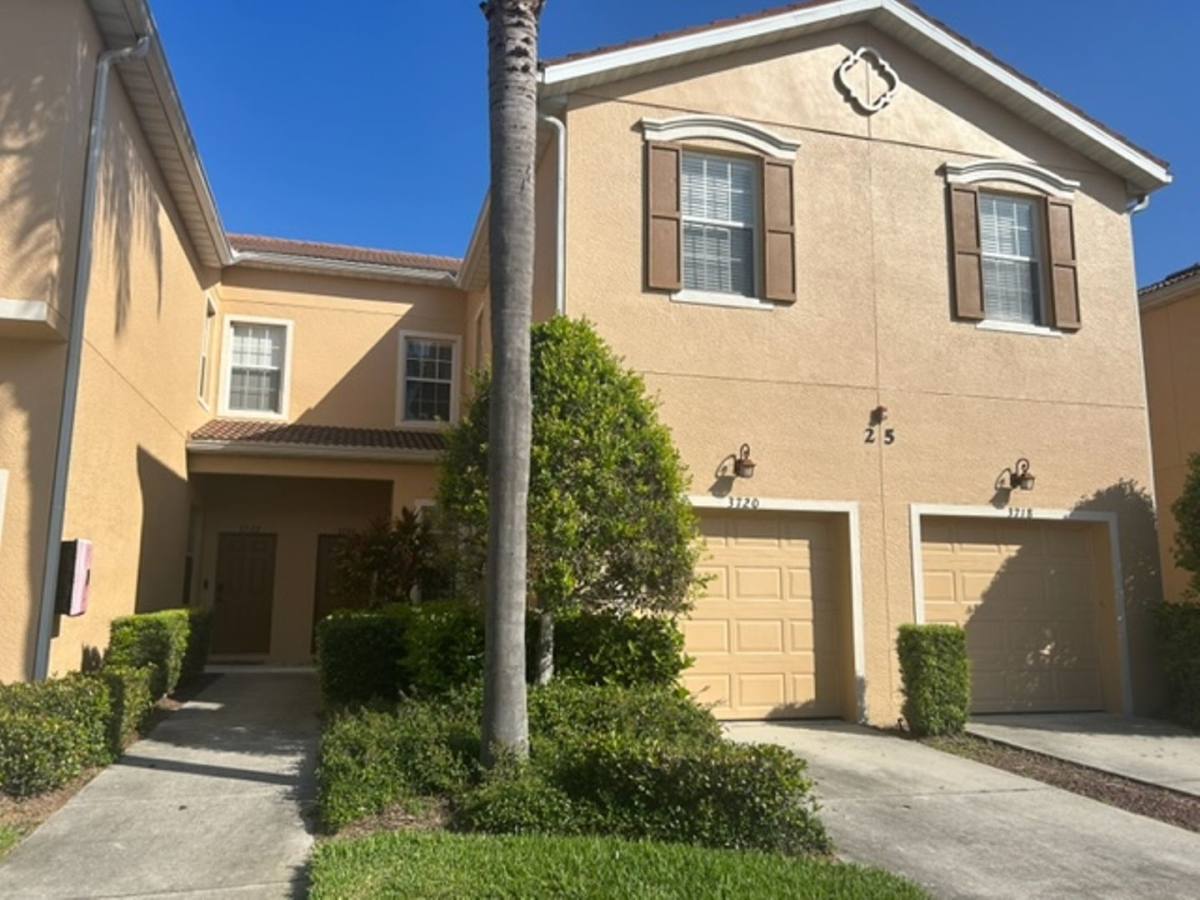 Townhouse for rent at 3720 Parkridge Circle, Sarasota, FL 34243