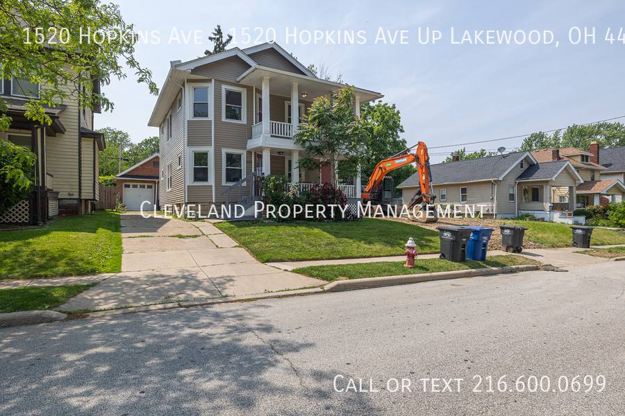 Apartment for rent at 1520 Hopkins Ave, Lakewood, OH 44107
