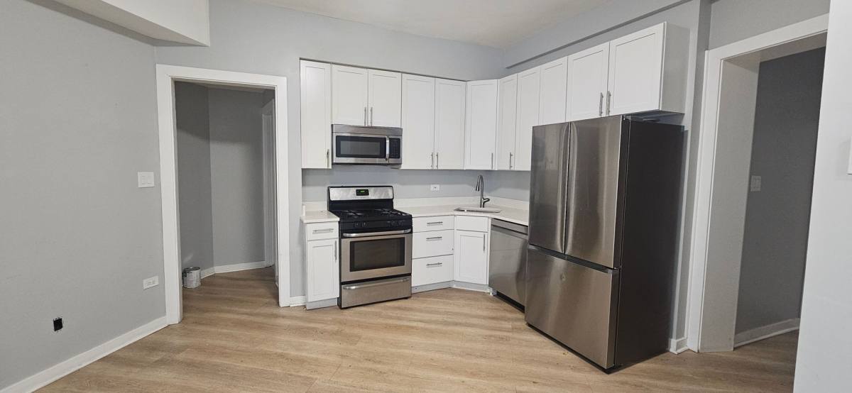 Apartment for rent at 3962-3966 W Grand, Chicago, IL 60651